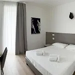 Gallery Aparthotel 4*