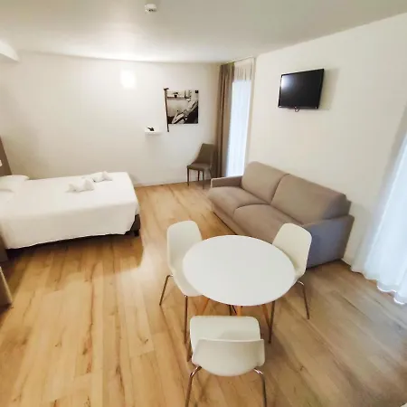 Apart-hotel Gallery 4*