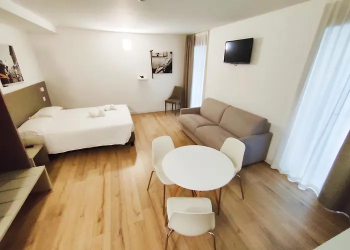 Aparthotel Gallery 4*